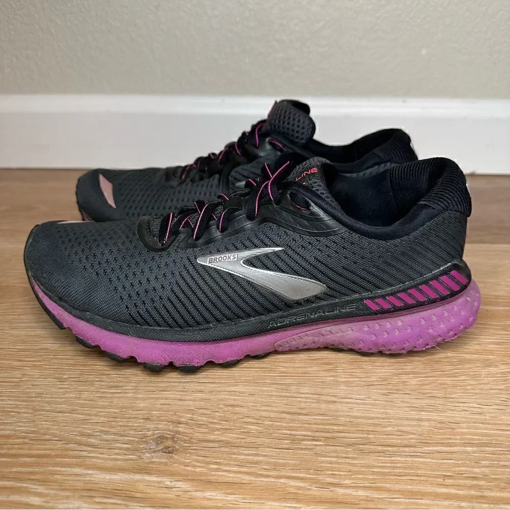 Brooks Adrenaline GTS 20 Black Running Shoes, Size 7.5